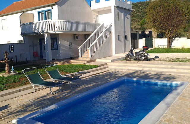 House Matan (101771-K1) - Tisno - island Murter