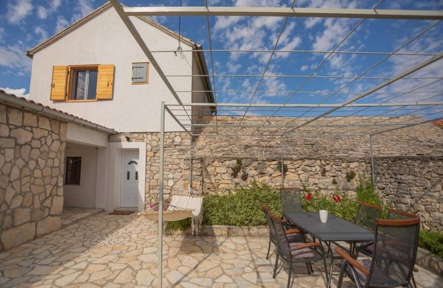 House MG (91171-K1) - Skradin