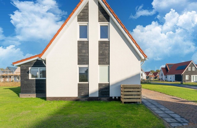 House near Scherpenisse Beach with Garden
