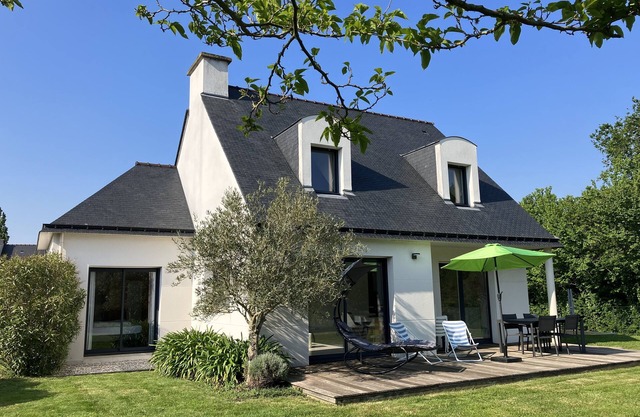 House near the sea (500 m)