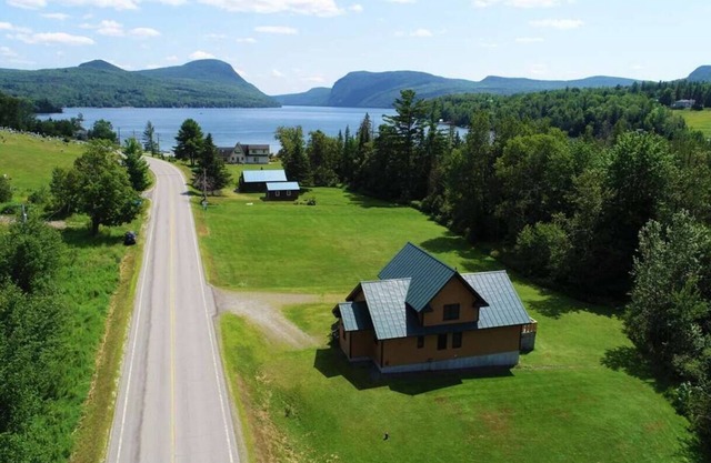 House Near Willoughby North Beach, Kingdom Trails, VAST Trails, Burke, Jay