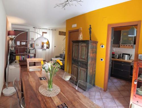 House Nubia, San Frediano, near Ponte vecchio, with free private parking lot