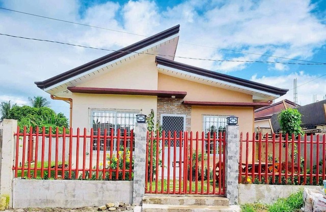 House of David-comfortable stay 10 min to the beach.
