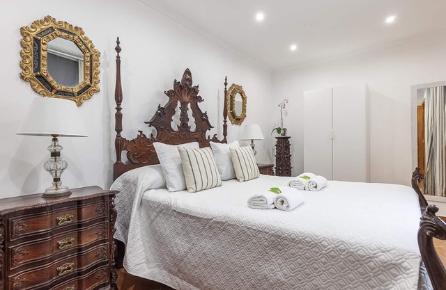 HOUSE OF LIGHT apt 6 -Elegant Old Town 2PX wifi tv ac