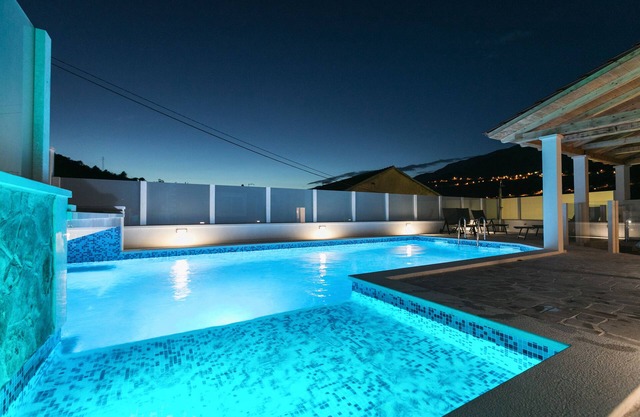 House of OZ with Private Swimming Pool