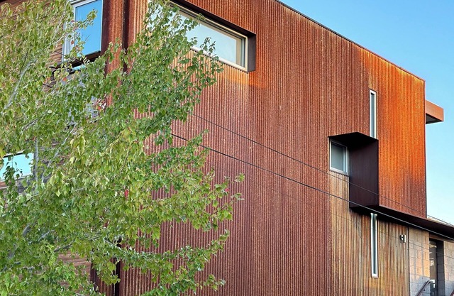 House Of The Sun/Cozy 2-Bedroom Luxury Loft in Midtown, Reno