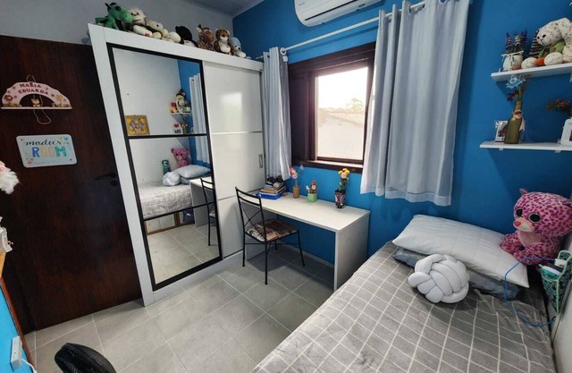 House on Mongagua beach with air conditioning.
