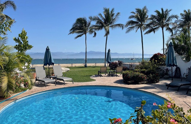 House on the beach in La Cruz, DISCOUNT: for July-Oct, 3BD 3bath, sleeps 7