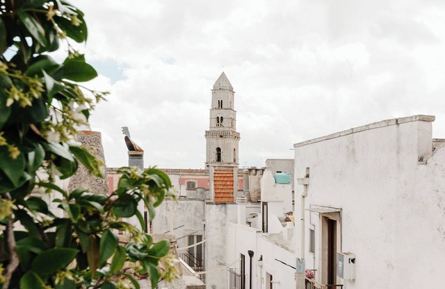 House on three levels in the historic center, in the center of the Itria Valley.