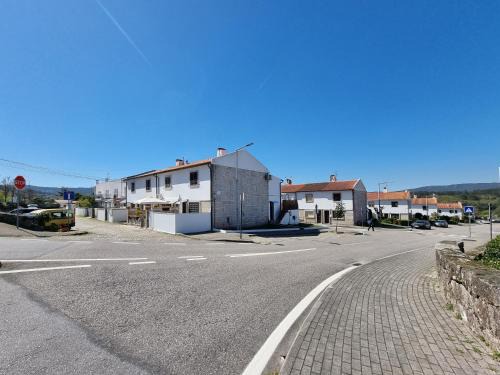 HOUSE ONLY FOR YOU ! 3 bedroom 2wc,BBQ,balcon 2,CENTRO vila!