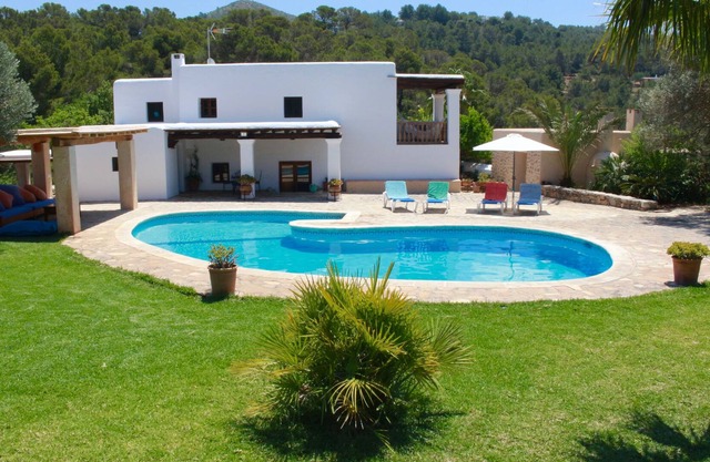 House overlooking the sea in a protected natural area. Private plot 85000 m2