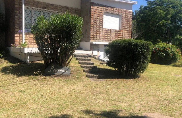 House Piriápolis Residential area beach 3 blocks