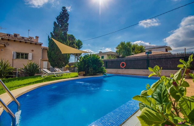 House Puerto Pollensa Llenaire pool and beachview