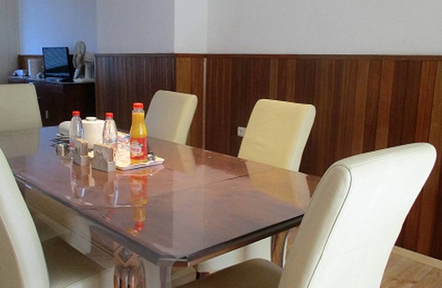 House rumpen 7 Bedrooms 10 pers Warm+cold Water-Wifi