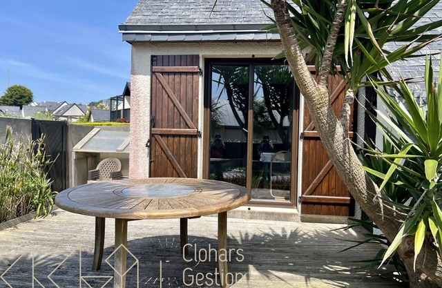House sleeps 4. Close to beach. LE POULDU. CLOHARS-CARNOËT