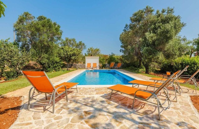 House Tina with pool - 2 rooms - 7 km reserve of Torre Guaceto