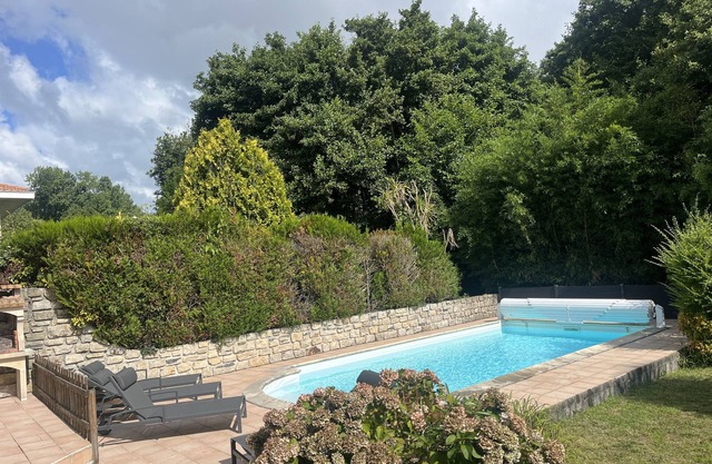 House Type T5 15 minutes from Biarritz and Hossegor with garden and pool