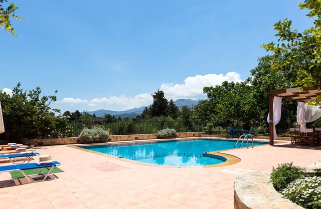 House /Villa - Stavromenos Peramatos