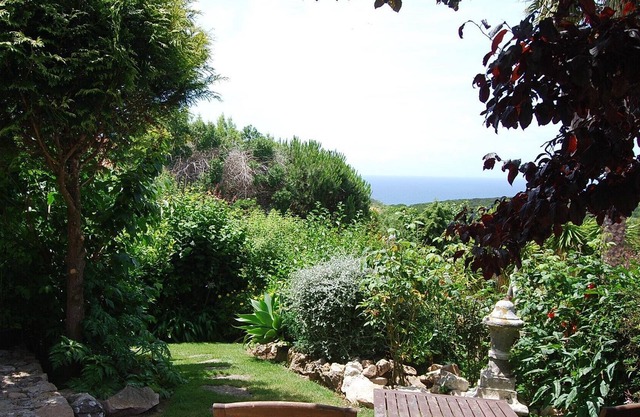House/villa w/pool, garden and wonderful sea view