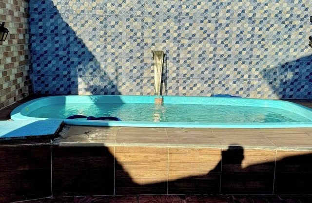 House with Pool and Barbecue