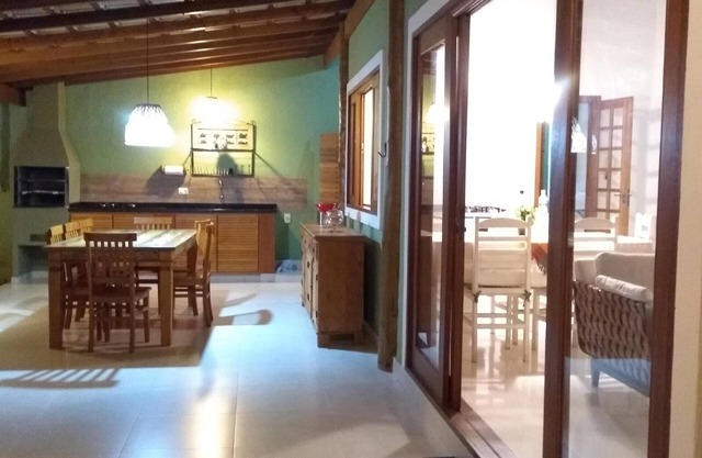 House with 2 bedrooms and 2 bathrooms, on a large plot of land close to the beach