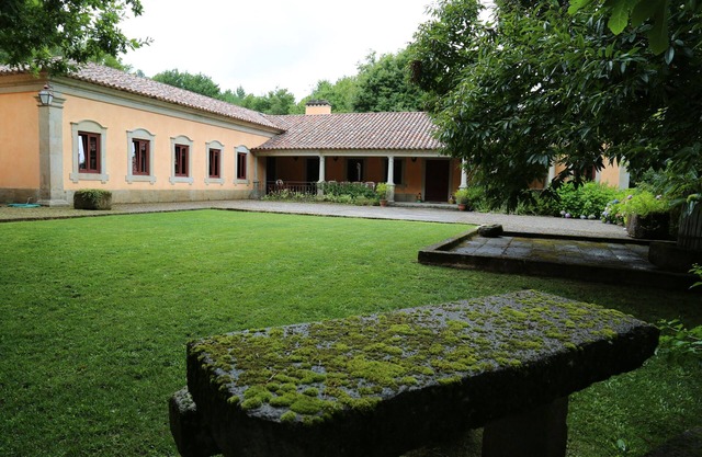 House with 6 bedrooms, swimming pool, sleeps 12