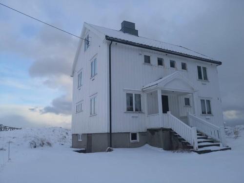 House with amazing view & location in Tind