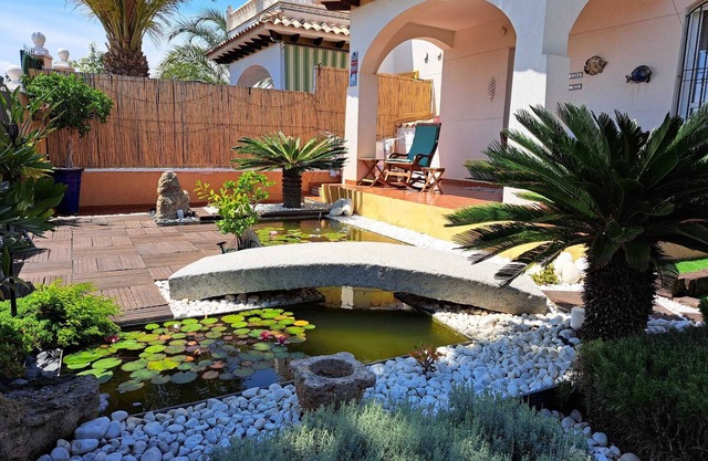 House with garden next to the Natural Park of Salinas de Santa Pola and beaches