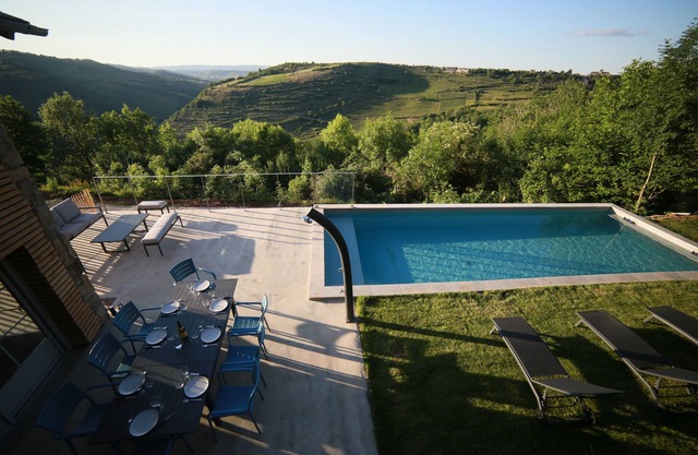 House with swimming pool and breathtaking view