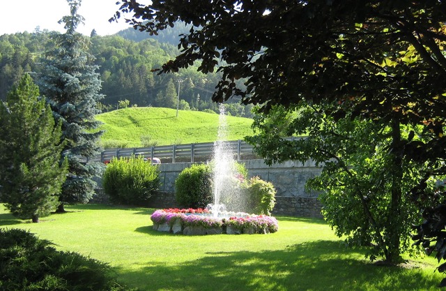 House with garden in central location for visiting Aosta Valley