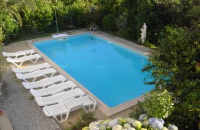 House with garden, pool, terrace, balcony, with views of the countryside and mountain