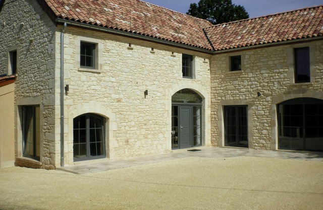 HOUSE WITH HEATED INDOOR POOL