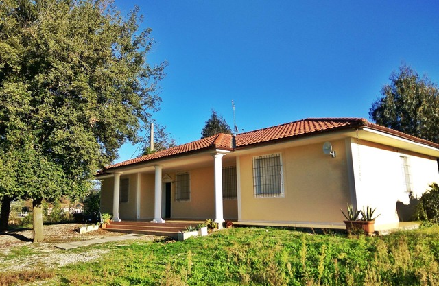 HOUSE WITH PARK AT 1 KM FROM THE SEA, 4 ROOMS AND 2 BATHROOMS