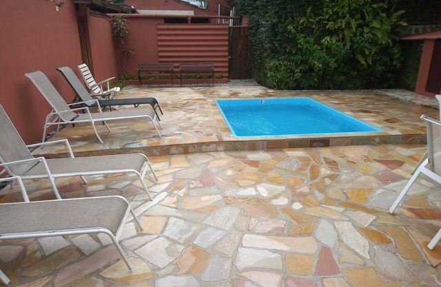 House with pool 100 m. from Camburizinho.