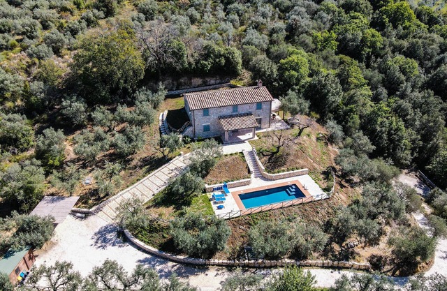 House with private pool, air conditioning and stunning views!