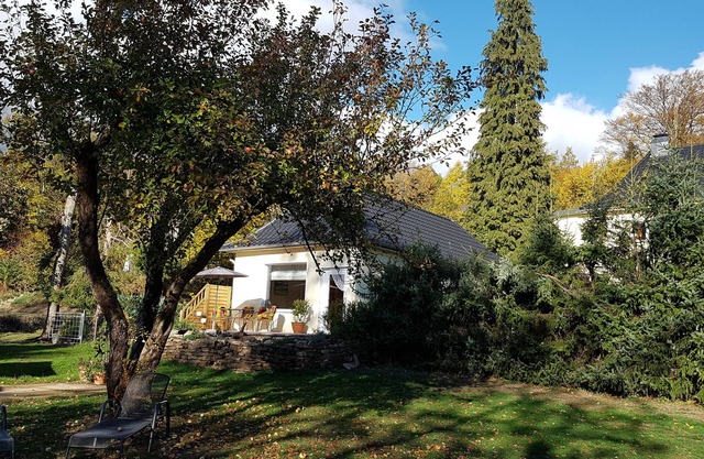 House with private terrace, large garden and playground next to the forest
