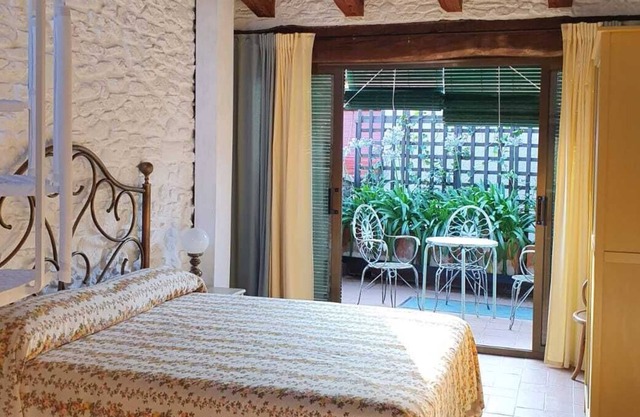 House with space, lots of light and charm