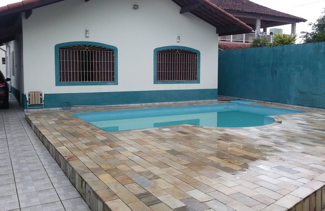 House with swimming pool