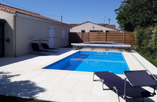 House with swimming pool - Marais poitevin - near seaside