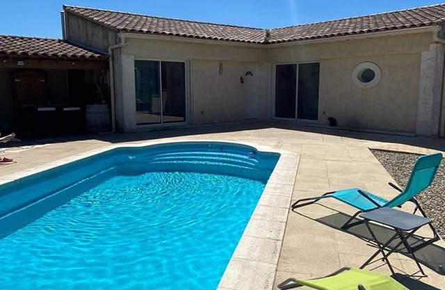 House with swimming pool in Provence