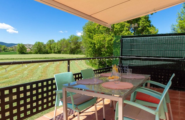House with terrace in the Pyrenees. Pet friendly