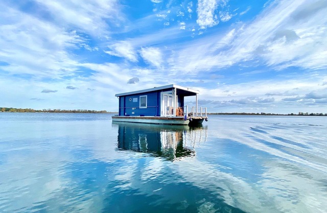 Houseboat 'Bunbo 1000' with Lake View