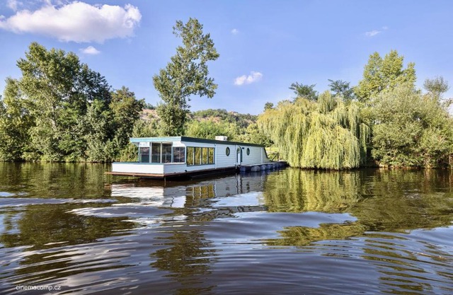 Houseboat - best place in Prague