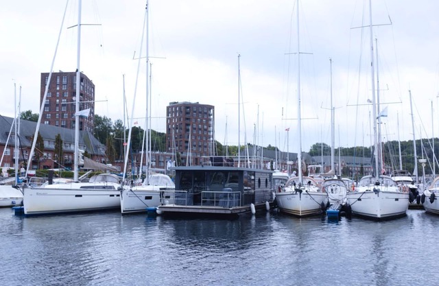 Houseboat Fjord Meeresbrise with roof terrace in Flensburg