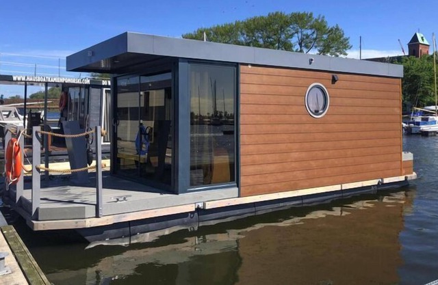 Houseboat in Kamien Pomorski with a terrace for 6 persons