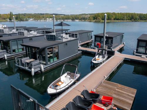 Houseboat Mookerplas with Sauna & Lake View, cleaning included