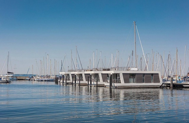 Houseboat wake FH-LA 03