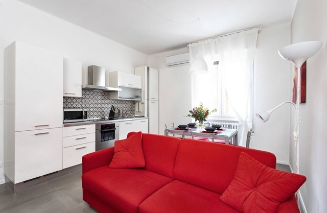 HouSmart new apartment close to the historical center and Sant'Orsola Hospital