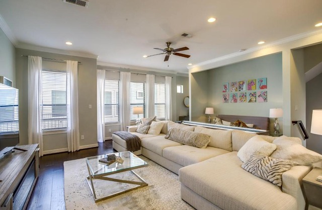 Houston Home with Rooftop Patio and Downtown Views!