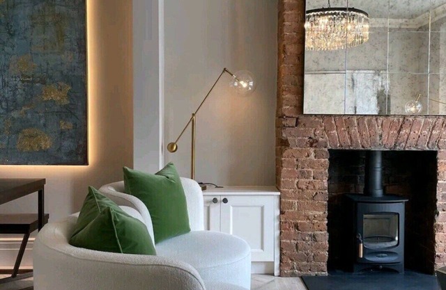 Hove 7 Bed Townhouse + Outdoor BBQ